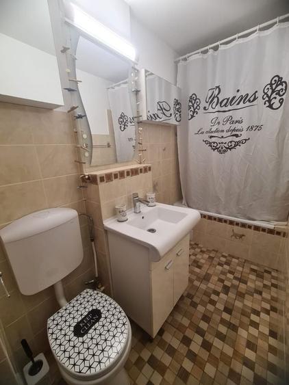 Apartament cu 2 camere nedecomandat în Km 4