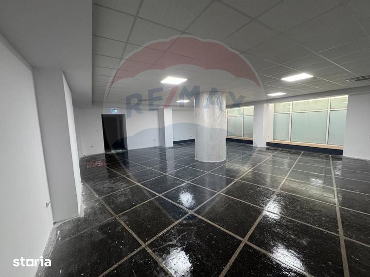 Spațiu comercial, de 300 mp, în Piața Centrală