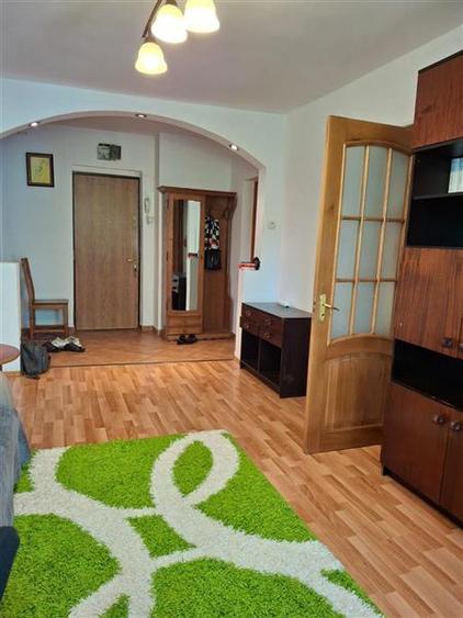 Apartament cu 2 camere circular, mobilat în Central
