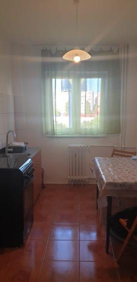 Apartament cu 2 camere decomandat în Tei
