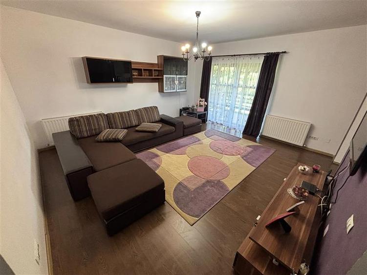 Casă cu 4 camere cu Teren 1000 Mp în Exterior Sud