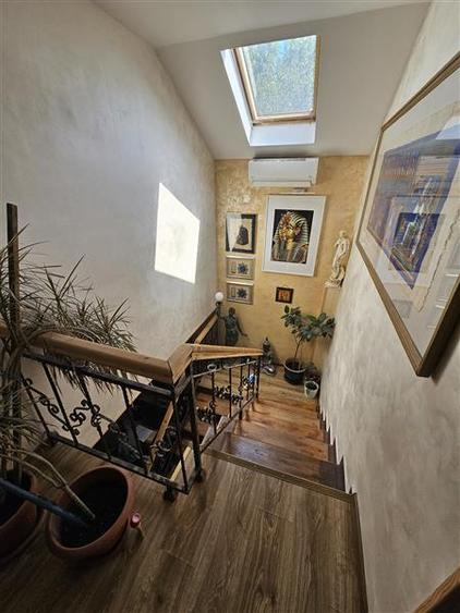 Casă cu 5 camere cu Piscina în Aroneanu