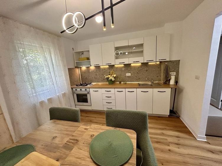 Apartament cu 2 camere semidecomandat, mobilat în Girocului