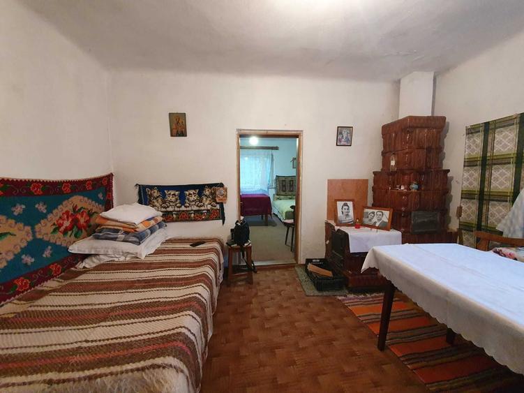 Casă cu 4 camere în Bâscenii de Sus