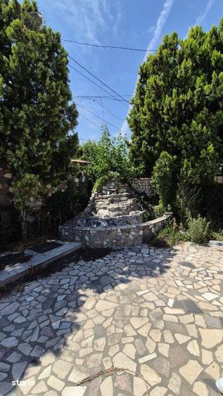 Casă cu 9 camere cu Teren 510 Mp în Crevedia