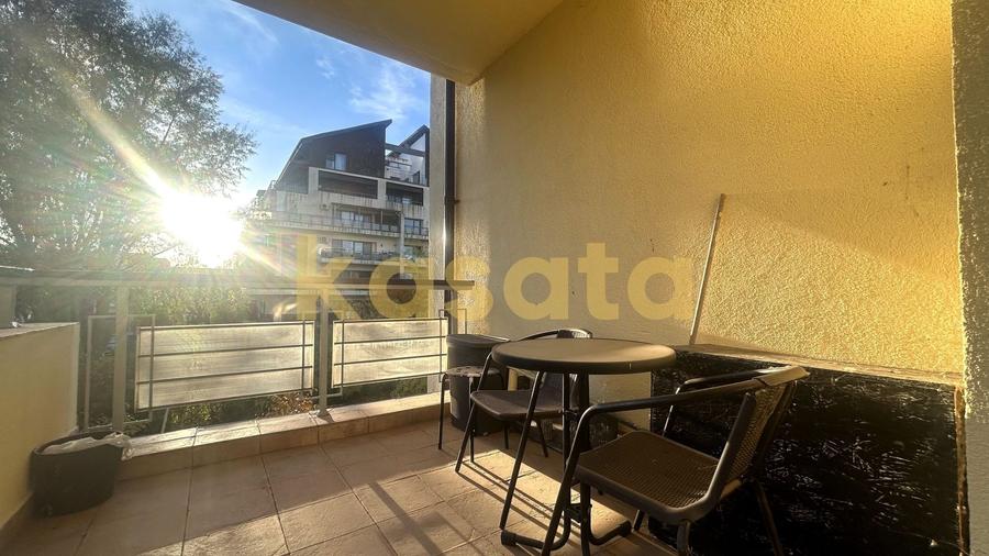 Apartament cu 3 camere semidecomandat, mobilat în Ostratu