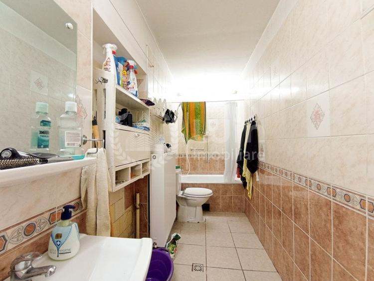 Casă individuală cu 5 camere cu Canalizare în Mărăști