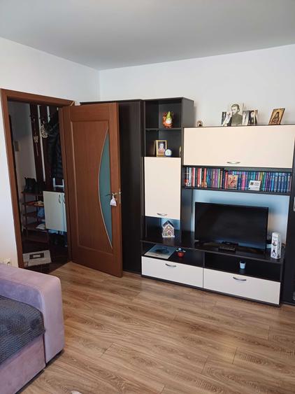 Apartament cu 2 camere semidecomandat în Astra
