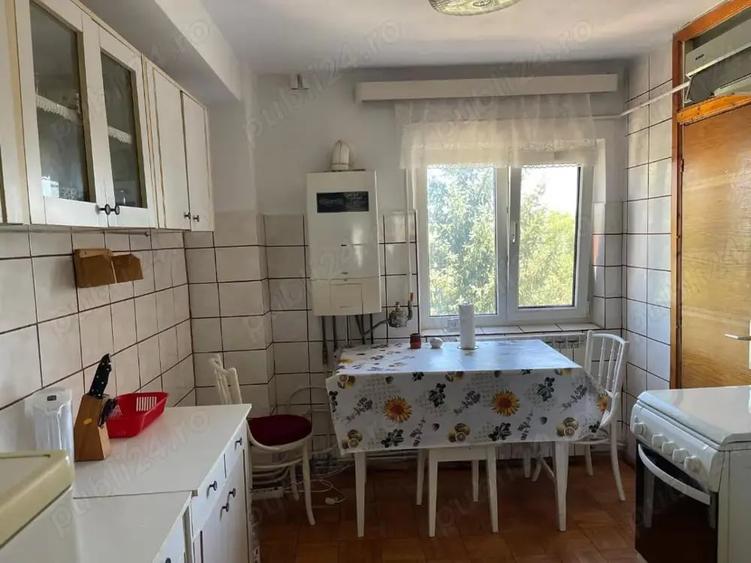 Apartament cu 4 camere decomandat în Lugoj