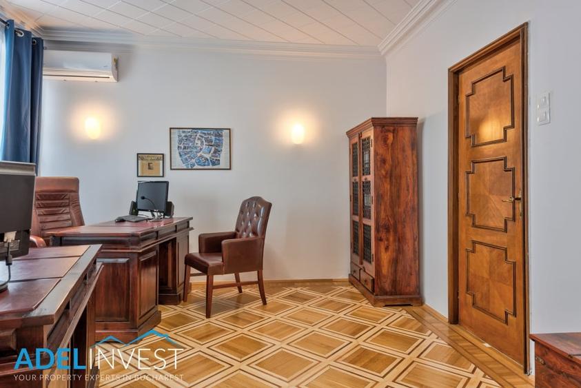 Apartament cu 5 camere semidecomandat în Universitate