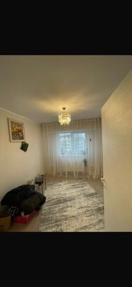 Apartament cu 3 camere decomandat, mobilat în Central
