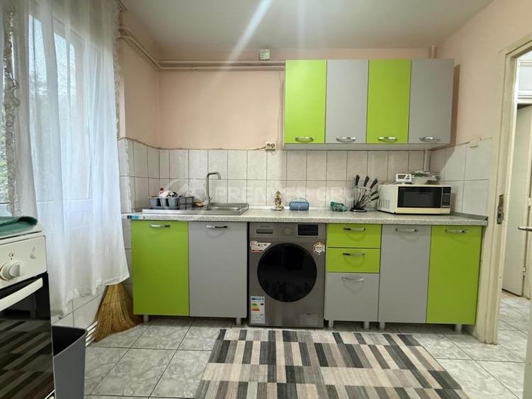 Apartament cu 2 camere în Podu Roș