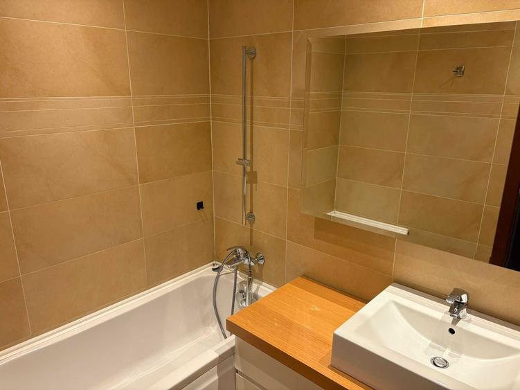Apartament cu 3 camere decomandat în Dristor