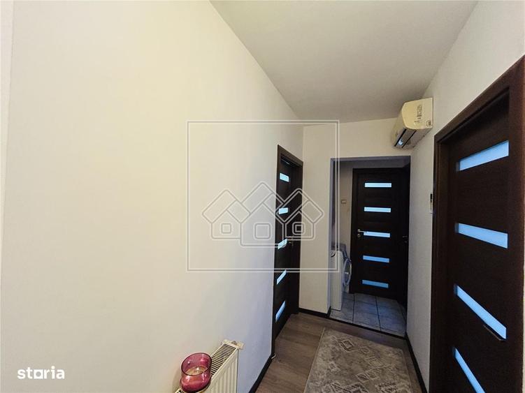 Apartament cu 4 camere decomandat în Șelimbăr