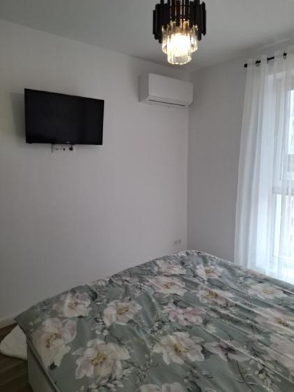 Apartament cu 2 camere semidecomandat în Hotvon