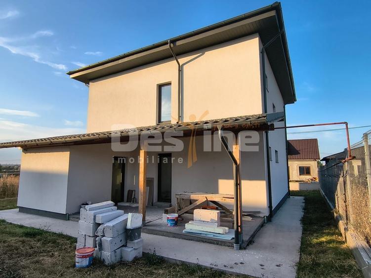 Casă individuală cu 5 camere cu Canalizare în Agigea