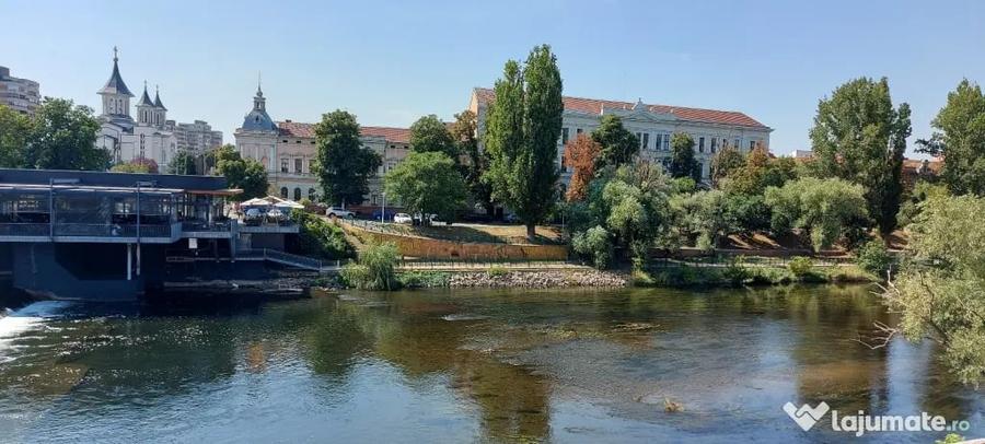 Apartament cu 2 camere semidecomandat în Exterior Vest