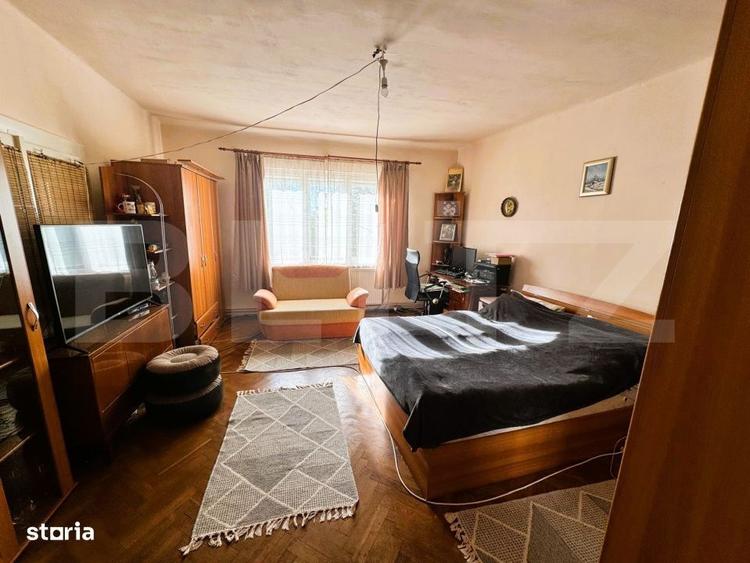 Casă cu 3 camere decomandat cu Teren 374 Mp în Central
