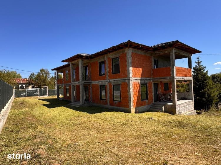 Casă cu 5 camere cu Teren 1400 Mp în Mărăcineni