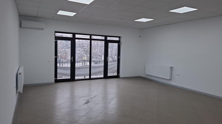 Spațiu comercial, de 60 mp, în Exterior Vest
