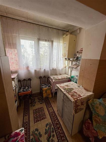 Apartament cu 4 camere decomandat în Mircea cel Bătrân