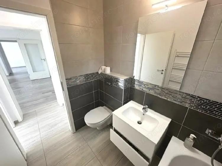 Apartament cu 3 camere semidecomandat în Central