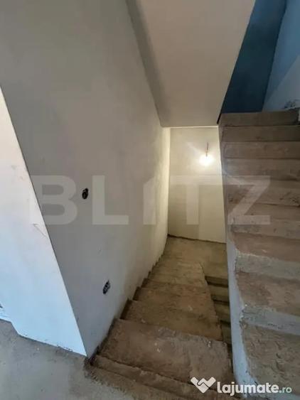 Casă cu 7 camere cu Teren 600 Mp în Micro 6