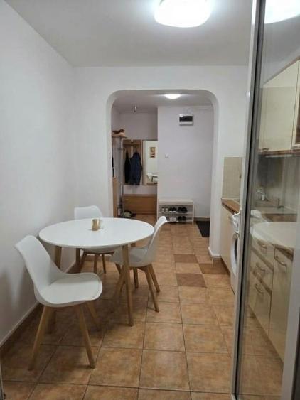 Apartament cu 3 camere decomandat, mobilat în Rahova