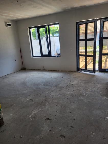 Casă individuală cu 5 camere cu Teren 200 Mp în Lumina