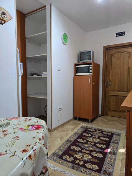 Apartament cu 3 camere semidecomandat în Chibrit