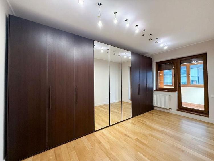 Apartament cu 4 camere în Herăstrău