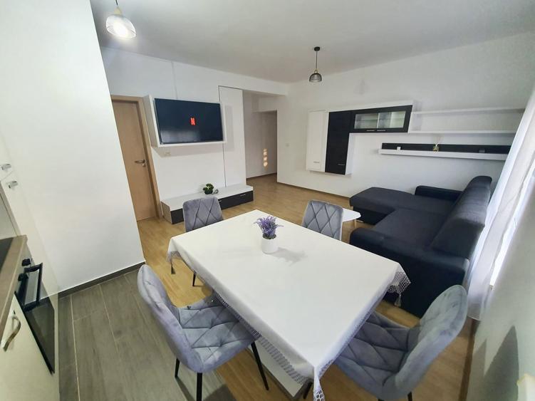 Apartament cu 3 camere semidecomandat, mobilat în Lipovei