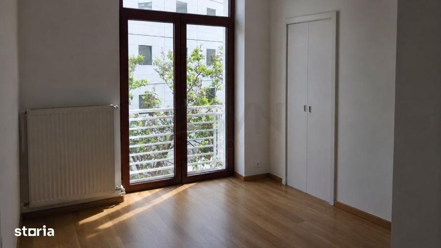 Apartament cu 4 camere în Calea Victoriei