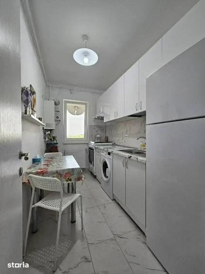 Garsonieră decomandată în Titan