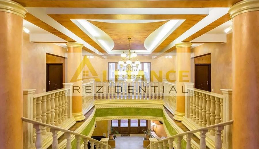 Casă individuală cu 22 camere cu Canalizare în Central