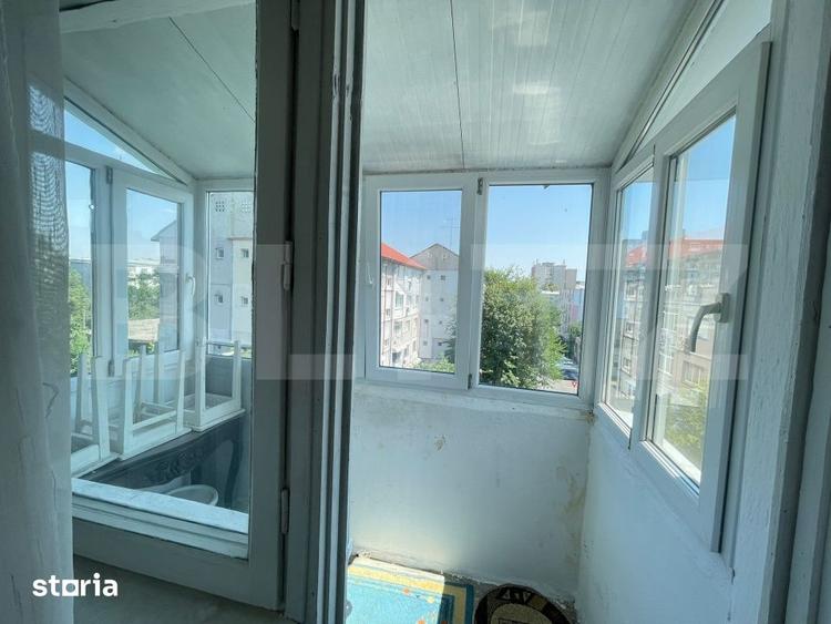 Apartament cu 2 camere semidecomandat în Craiovița Nouă