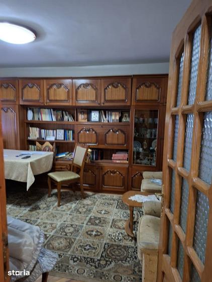 Apartament cu 3 camere decomandat în Popa Șapcă