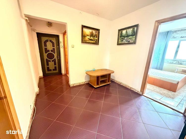 Apartament cu 3 camere decomandat în Republicii