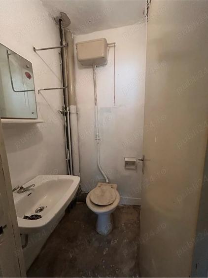 Apartament cu 3 camere decomandat în Micro 16