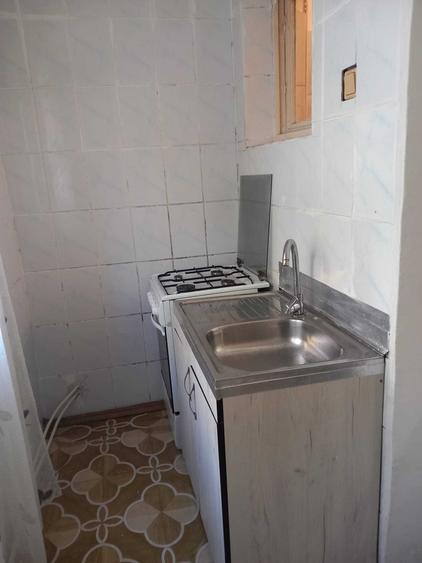 Garsonieră decomandată în Sud
