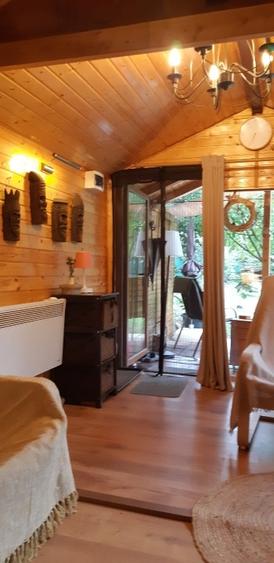 Casă individuală cu 2 camere cu Teren 600 Mp în Central