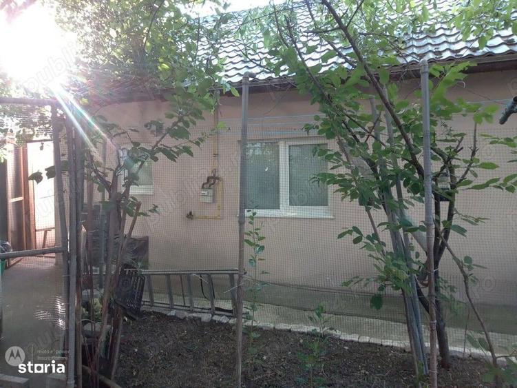 Casă cu 2 camere cu Canalizare în Central
