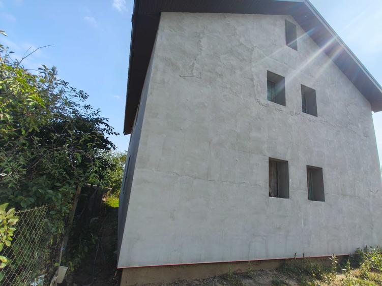 Casă cu 4 camere în Scânteiești