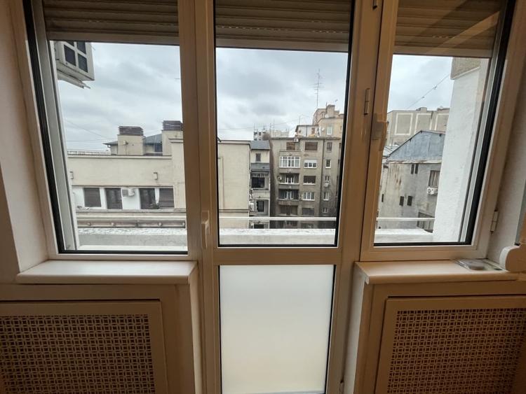 Apartament cu 5 camere decomandat în P-ța Romană