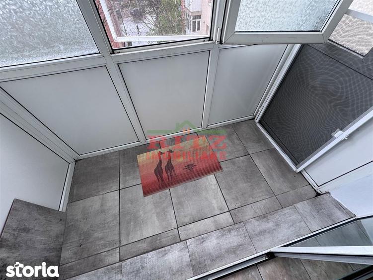 Apartament cu 3 camere semidecomandat în Ultracentral