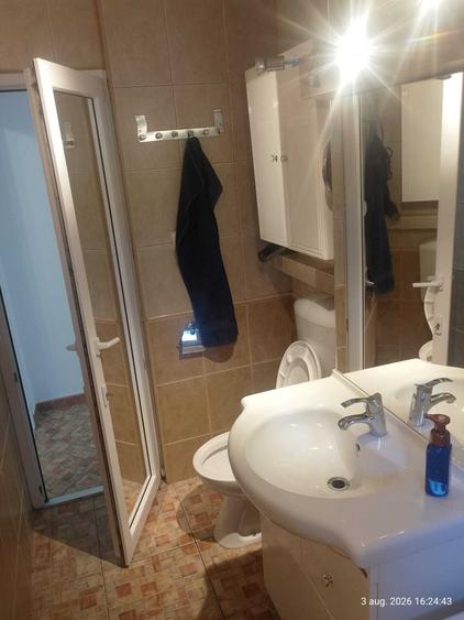 Apartament cu 3 camere decomandat în Crângași