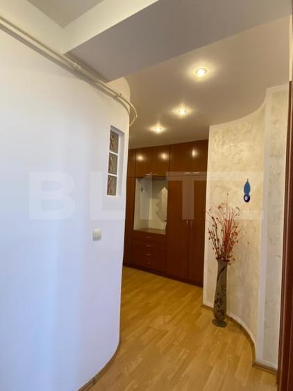 Apartament cu 4 camere decomandat, mobilat în Independenței