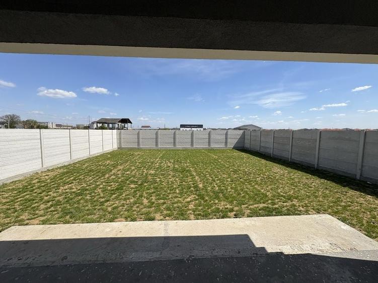 Casă cu 4 camere cu Teren 553 Mp în Sântandrei