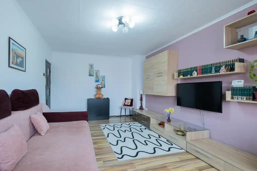 Apartament cu 3 camere decomandat în Inel II
