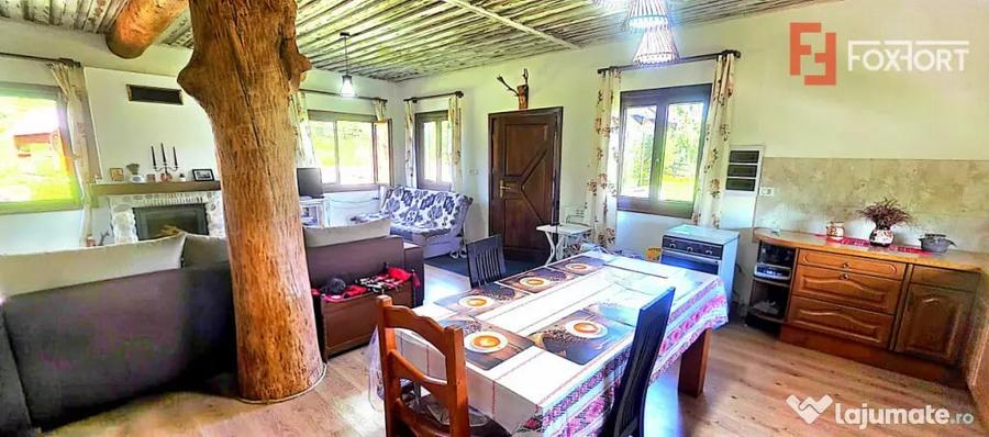 Casă cu 7 camere cu Teren 3714 Mp în Central